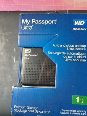 My Passport Ultra -WD 1 TB storage external drive